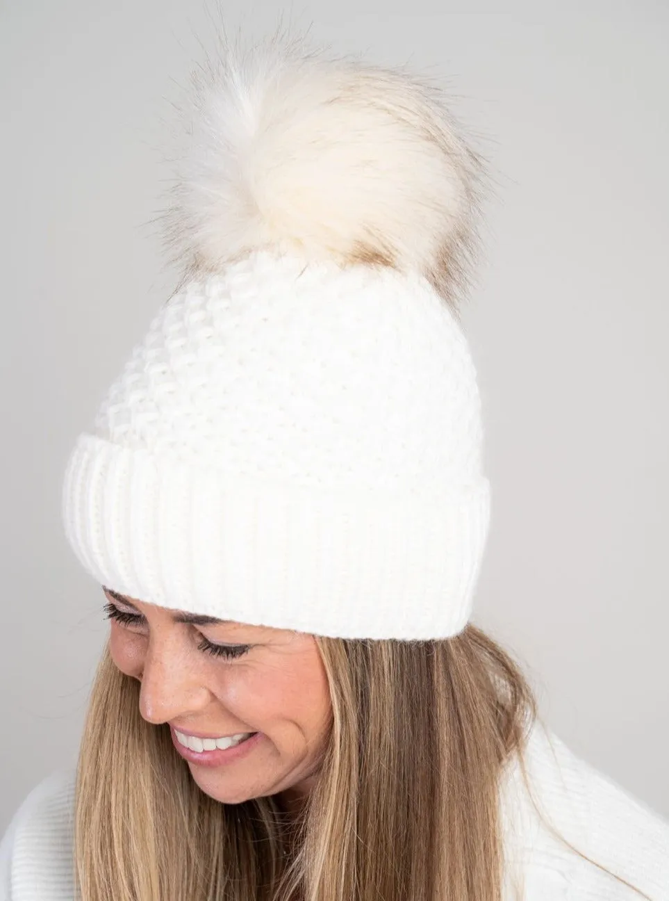 Beanie With Pom [Cream-34321]