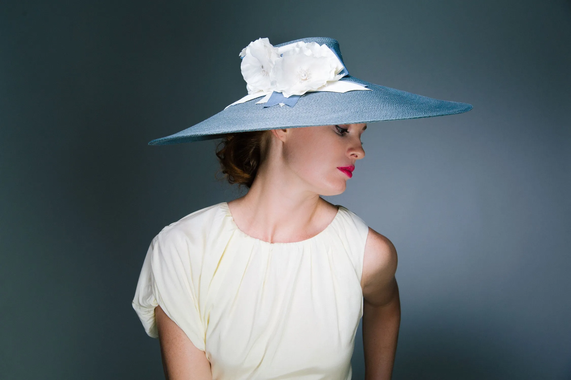 Estrapade: Large Grey Picture Hat with Poppies and Bows