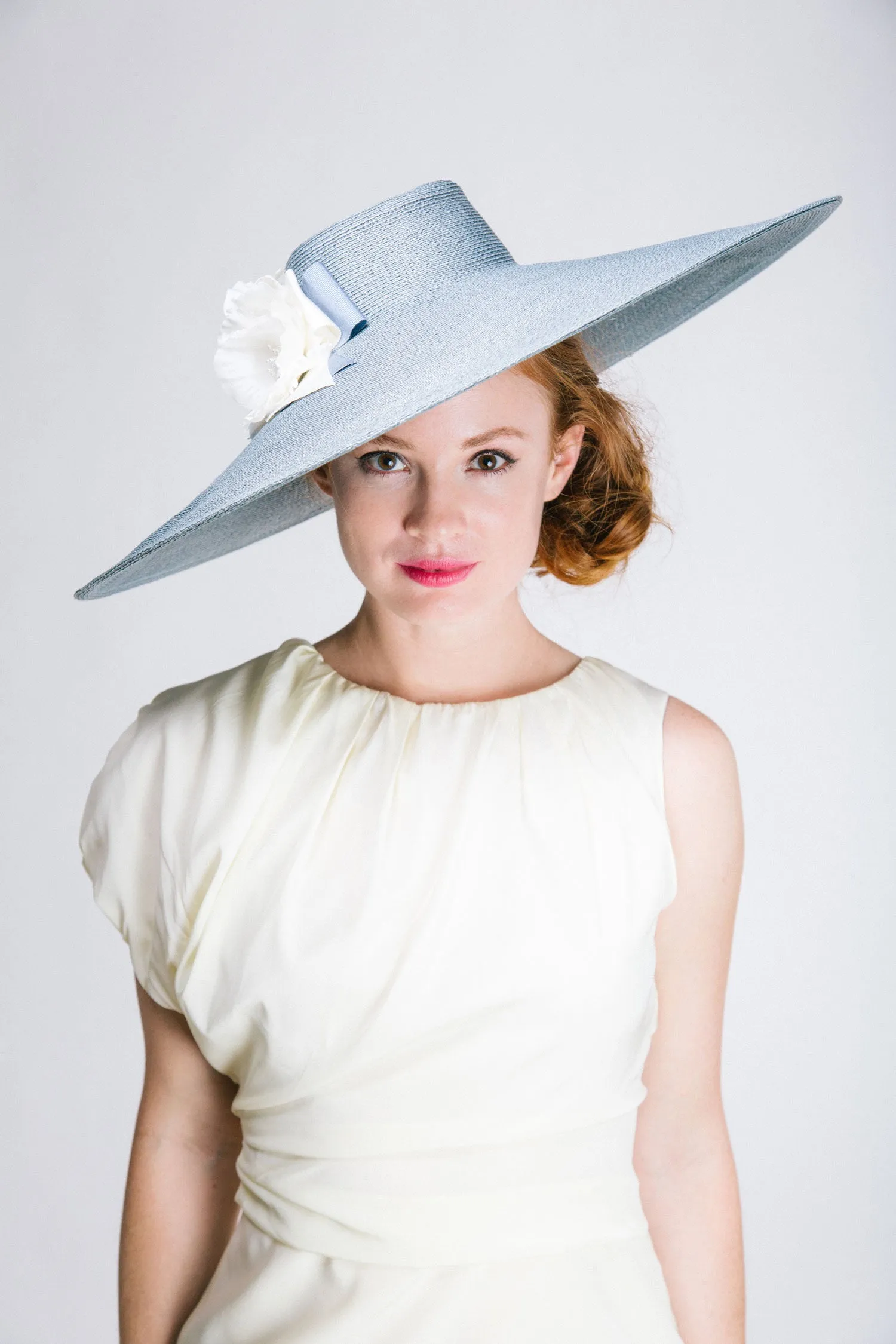 Estrapade: Large Grey Picture Hat with Poppies and Bows