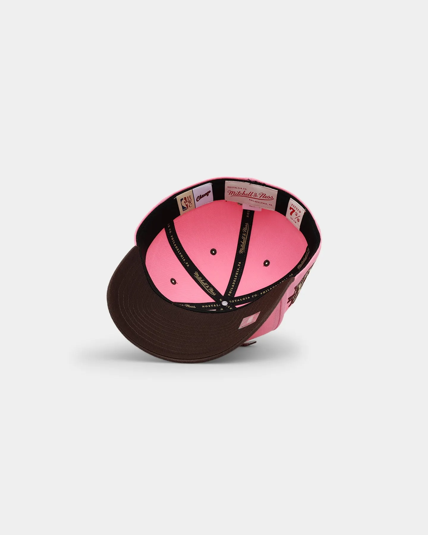 Mitchell & Ness Chicago Bulls 'Bacon Sugar' Fitted Pink