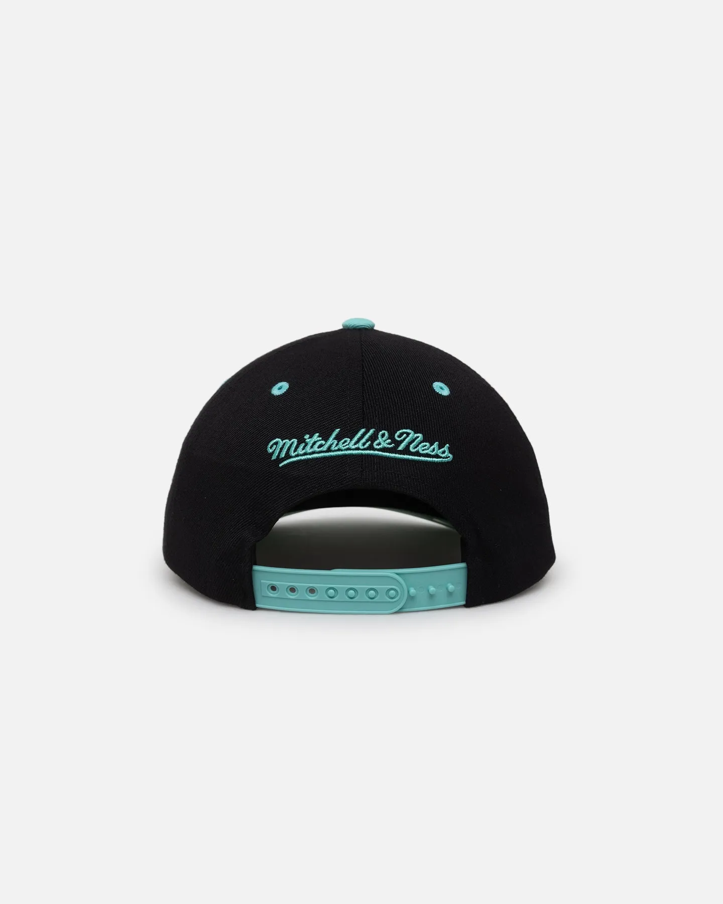 Mitchell & Ness Chicago Bulls "Ice Blue" Script Origin Snapback Black/Ice Blue